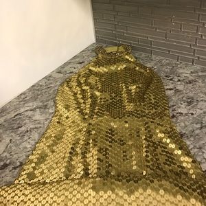 Cache Size 2 mock Neck Halter Sequin 🌹🌹🌹🌹❤️🌹