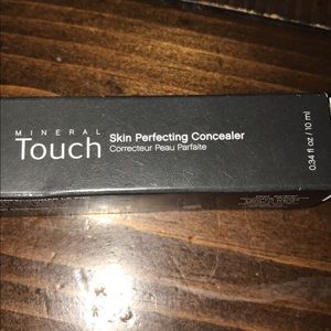 Mineral Concealer (Scarlet)