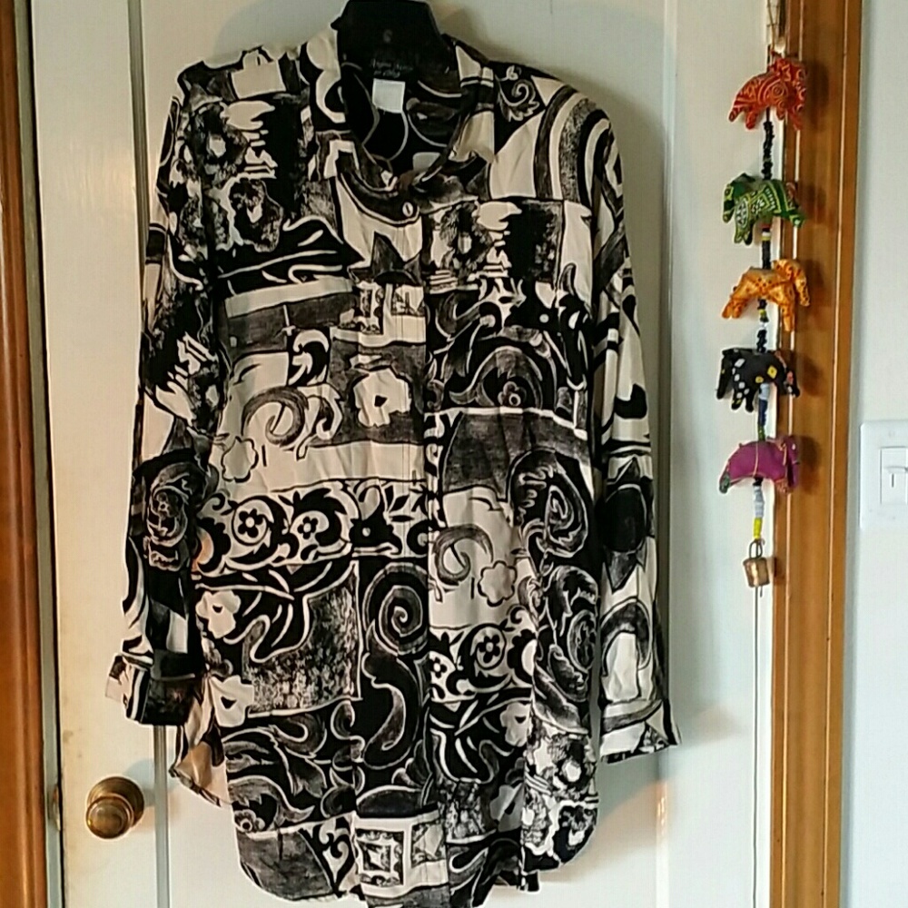 CREME AND BLACK LONG SLEEVE BUTTON FRONT BLOUSE