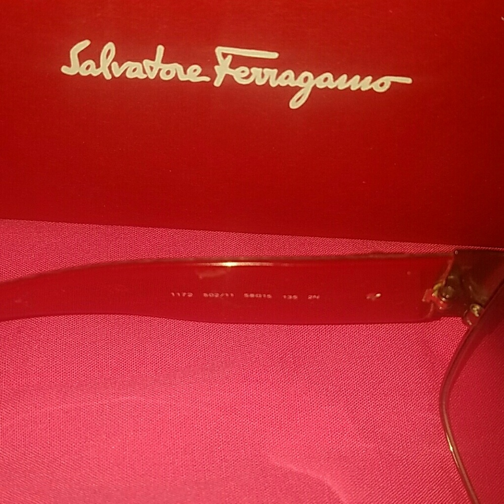 Sunglasses - Picture 3 of 4
