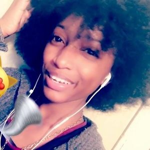 Meet your Posher, Lakenya