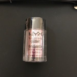 NYX Makeup - NYX face and body glitter NYX Makeup - NYX face and body glitter