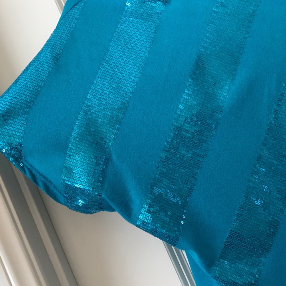 XL Blue sequence Top - Picture 2 of 3