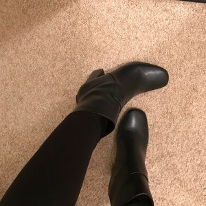 Black zipper back boots