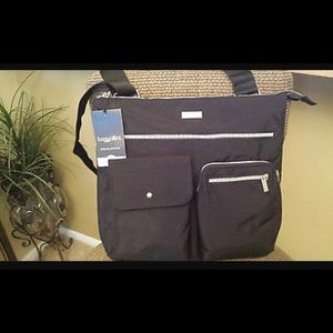 Baggalini Quest cross body special edition