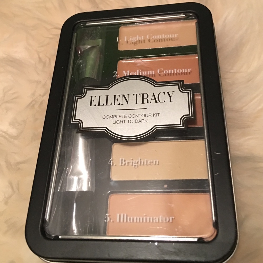 NWOT Ellen Tracy Contour Kit