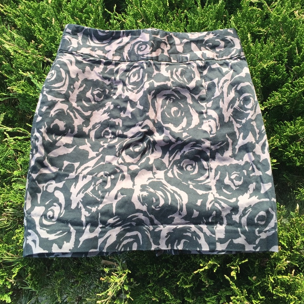 Black rose skirt