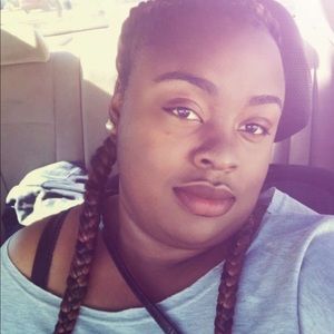 Meet your Posher, Felicity