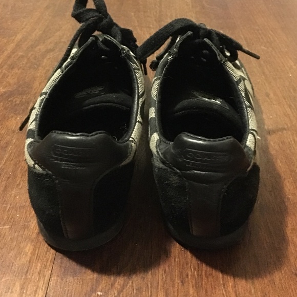 Coach - Picture 3 of 4