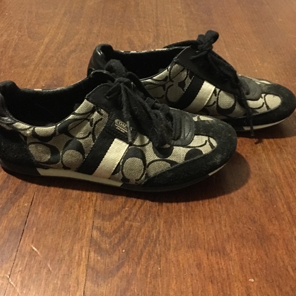 Coach - Picture 4 of 4