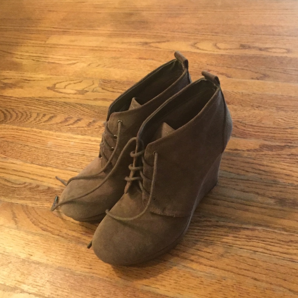 Jessica Simpson booties size 8