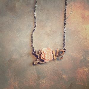 Love flower necklace