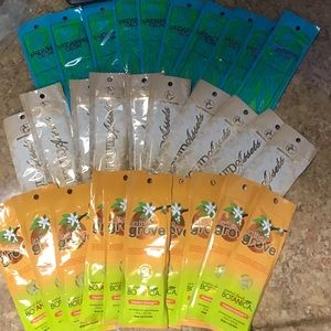 Bundle of 30 tanning lotion packets