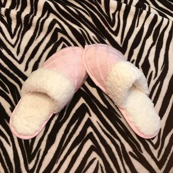 Victoria's Secret Shoes - Victoria Secret Sherpa Slippers