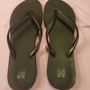 Victoria's secret rubber flip flop.