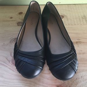 Black flats