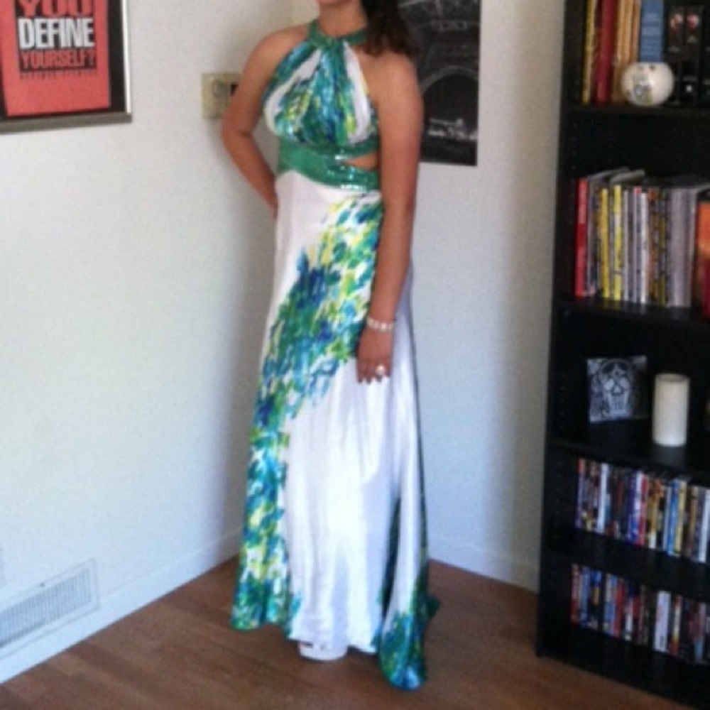 White and green prom dress💚💛