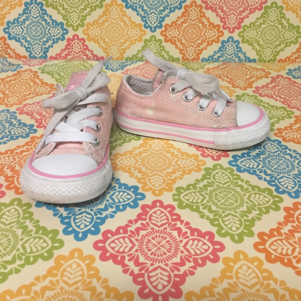 Pink 🎀 Converse