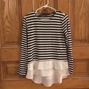 Striped Long-sleeved Tee w/ Pemplum Edging