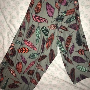 Feather one size Lularoe