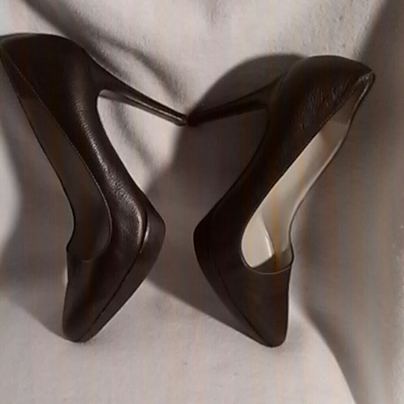 Ralph Lauren Genuine Leather Pumps - Picture 4 of 4