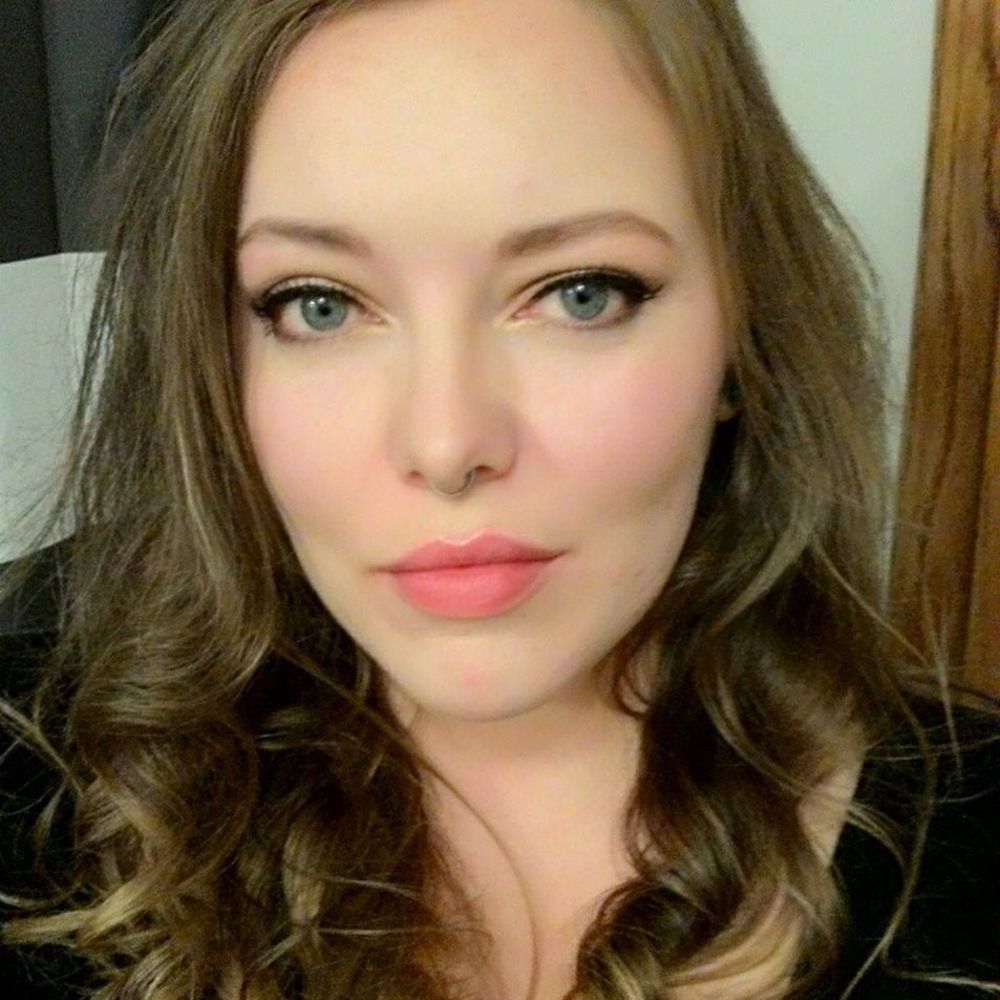 Meet your Posher, Casey