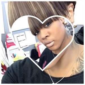 Meet your Posher, Zenelle