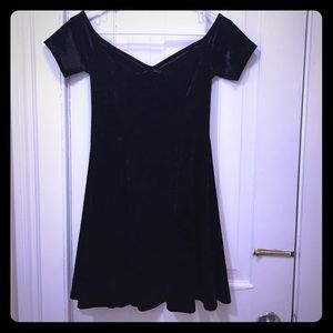 NWOT REPOSH Kendall & Kylie off the shoulder Dress