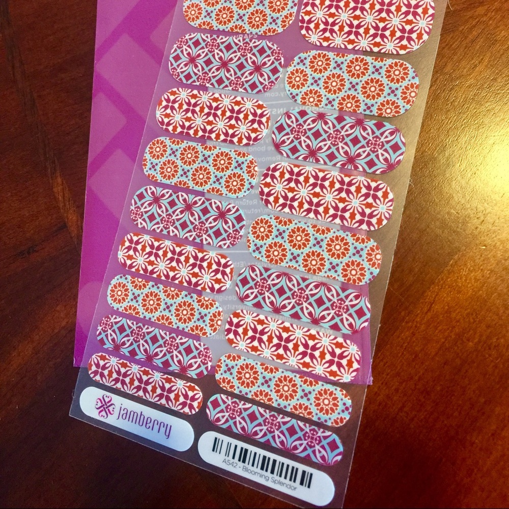 Jamberry Nail Wraps "Blooming Splendor"