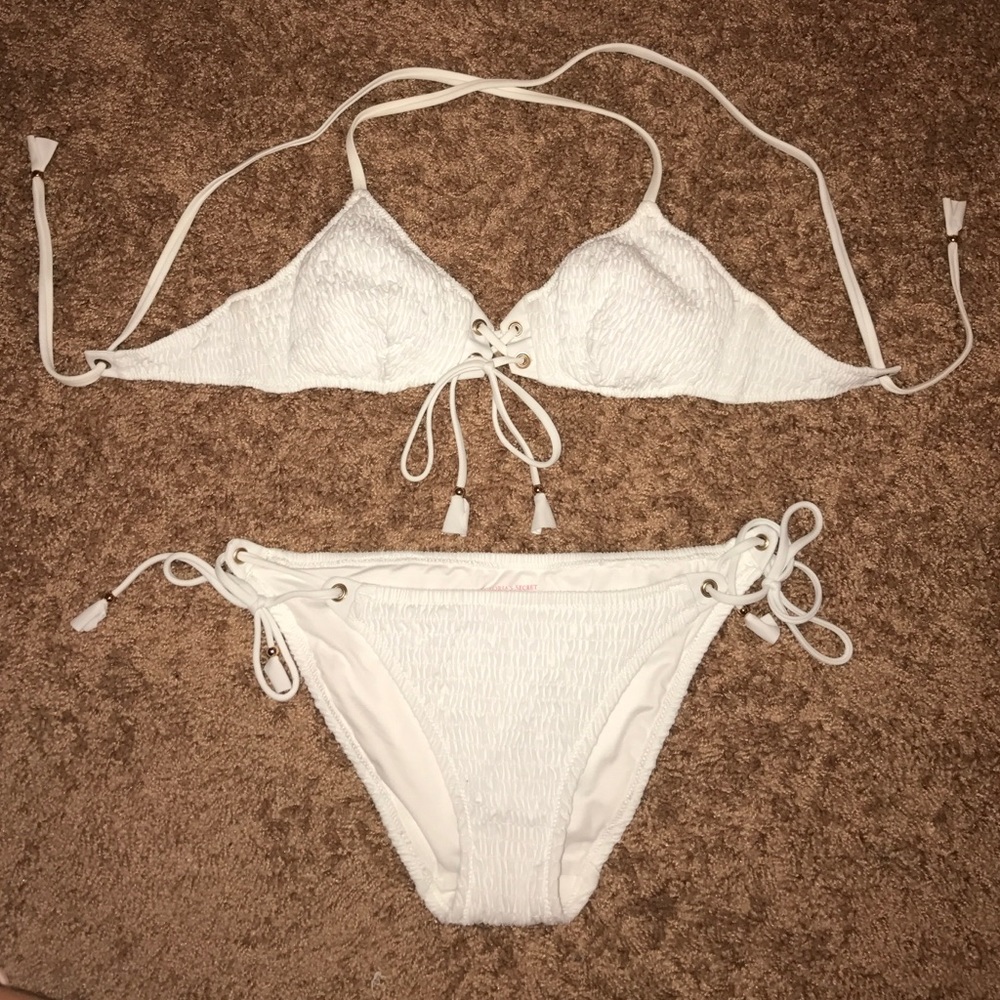 ✨SOLD on Merc✨VS tie-up halter bikini set!