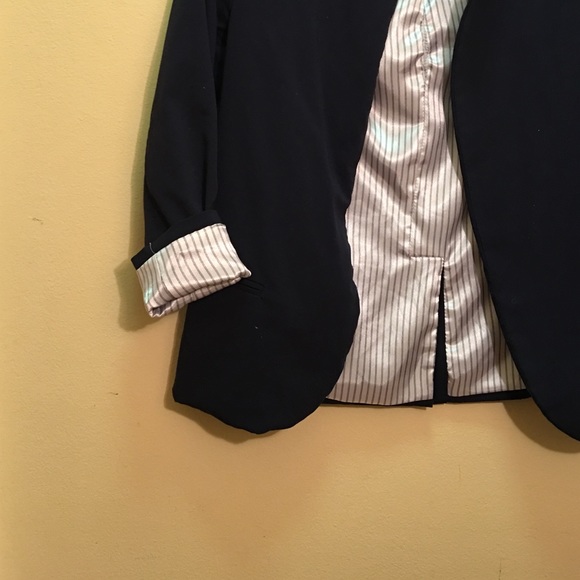 Blue blazer with striped interior - Picture 3 of 3