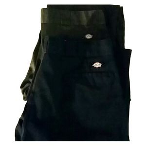 2 pair of Dickies 38x32