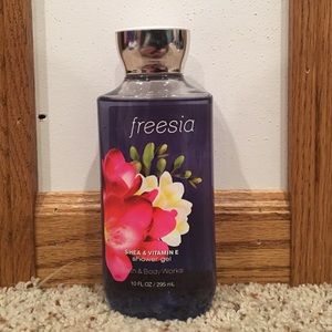 Bath and Body Works - Freesia Shower Gel