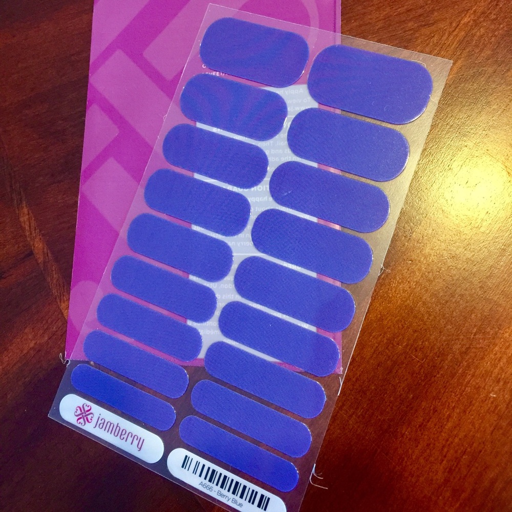 Jamberry Nail Wraps "Berry Blue"