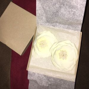 Bride hair accessories