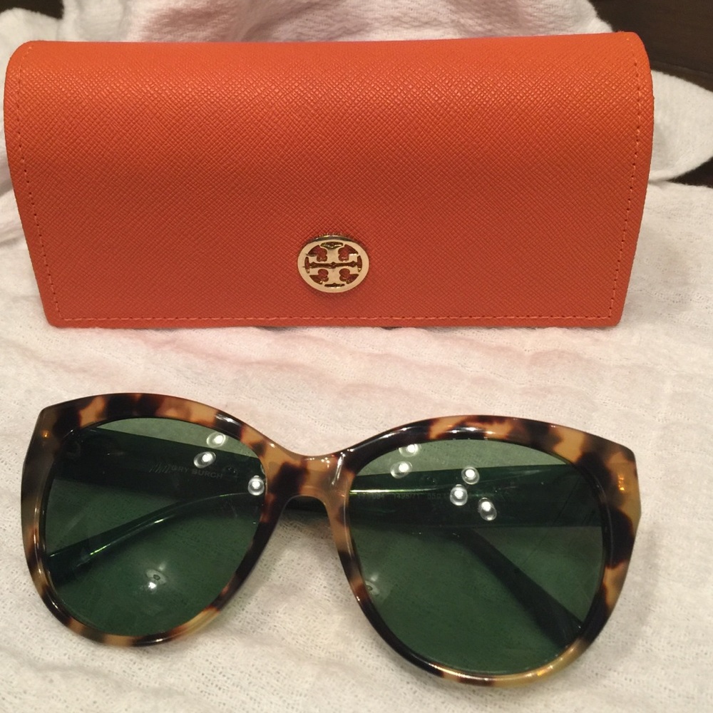 Tory Butch cat eye Sunglasses