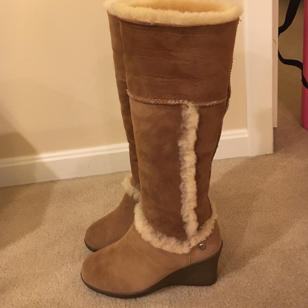 NWOT AUTHENTIC UGG BOOTS