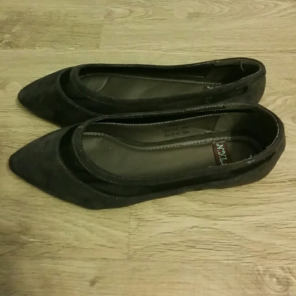 Pointed Toe Flats - Picture 2 of 5
