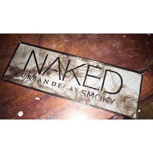 Urban Decay Naked Smoky Palette