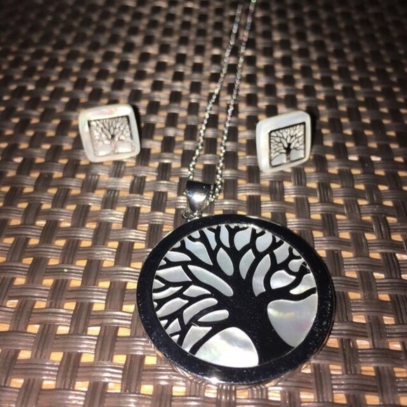 Tree of Life Necklace - Picture 2 of 4