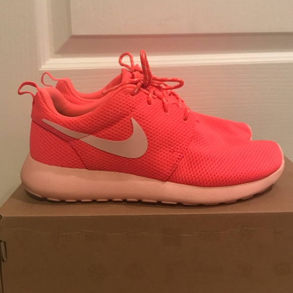 Nike Roshe Run - Picture 2 of 4