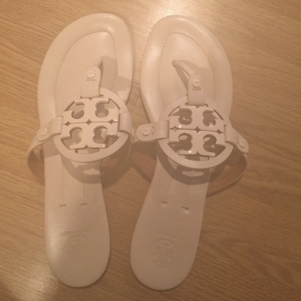 Tory Burch Sandals beyond gorgeous!!100 authentic