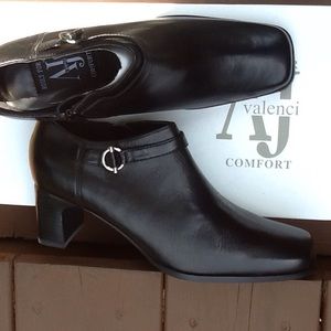 Black shortie zip up boots A J Valenci size 8M