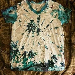Medium woman's V-neck Tie die top