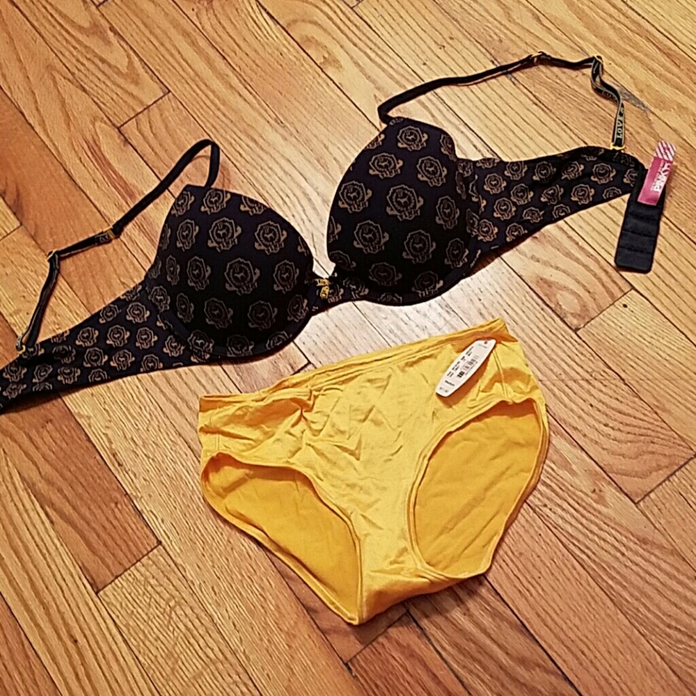Bra & Panty set by Pink/Victoria's Secret