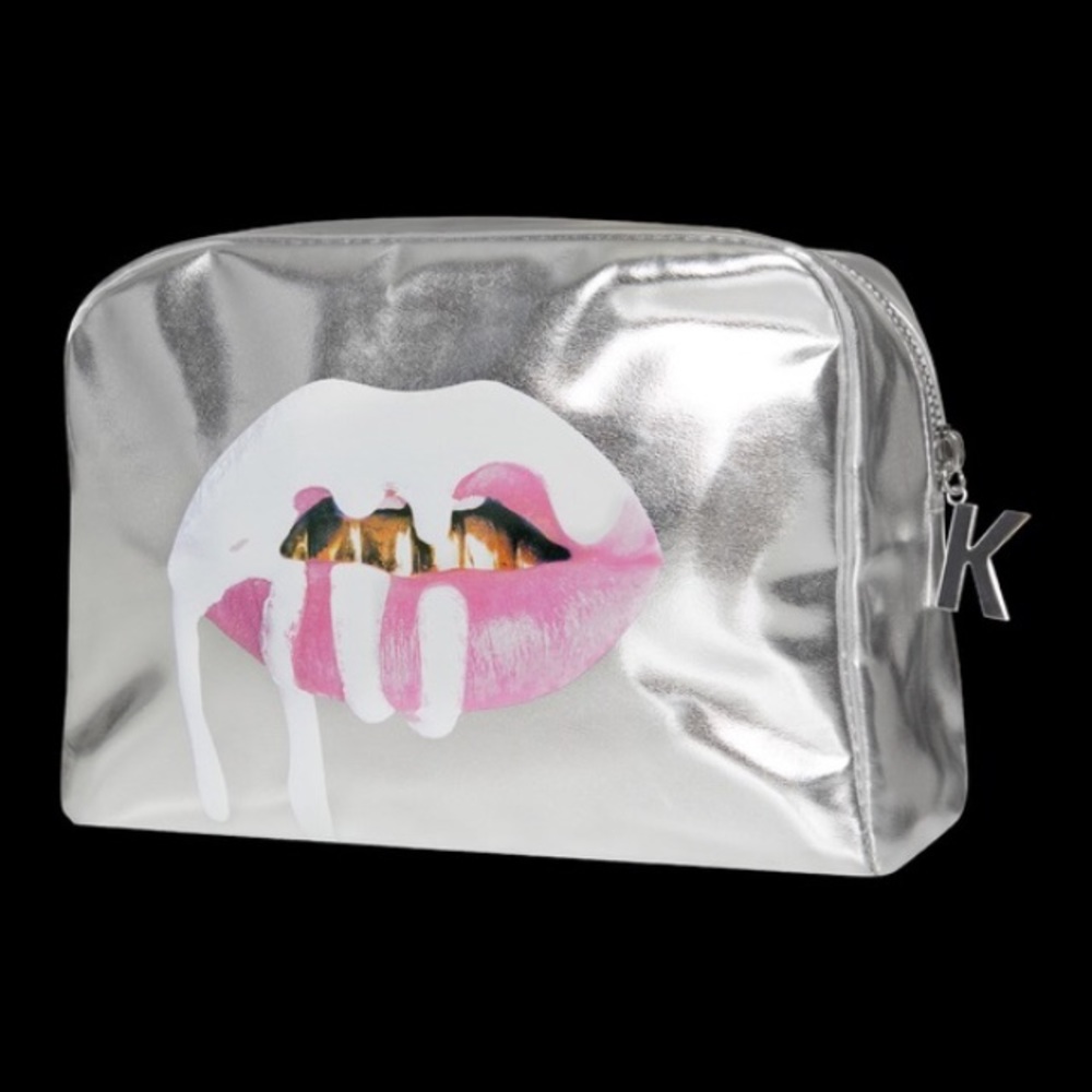 Kylie Cosmetics makeup bag 💄
