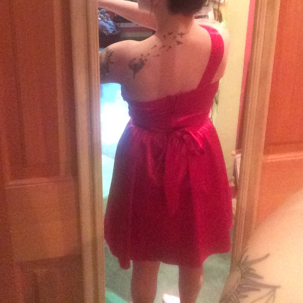Red Dress - Picture 3 of 4