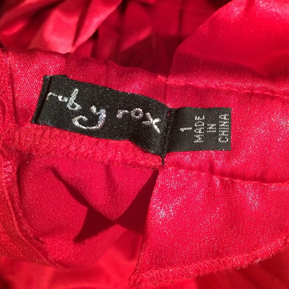 Red Dress - Picture 4 of 4