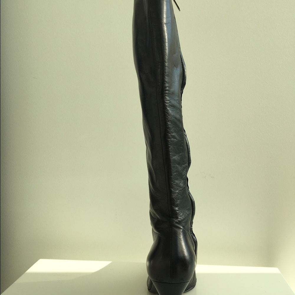 Boots - Picture 3 of 3
