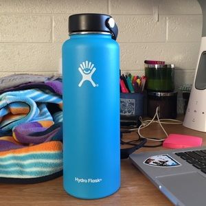 BRAND NEW Hydroflask electric blue